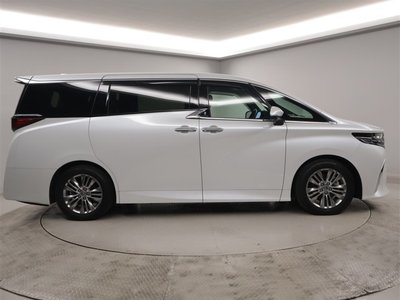 2025 Toyota ALPHARD photo 2