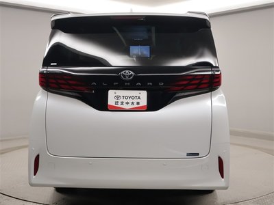 2025 Toyota ALPHARD photo 4