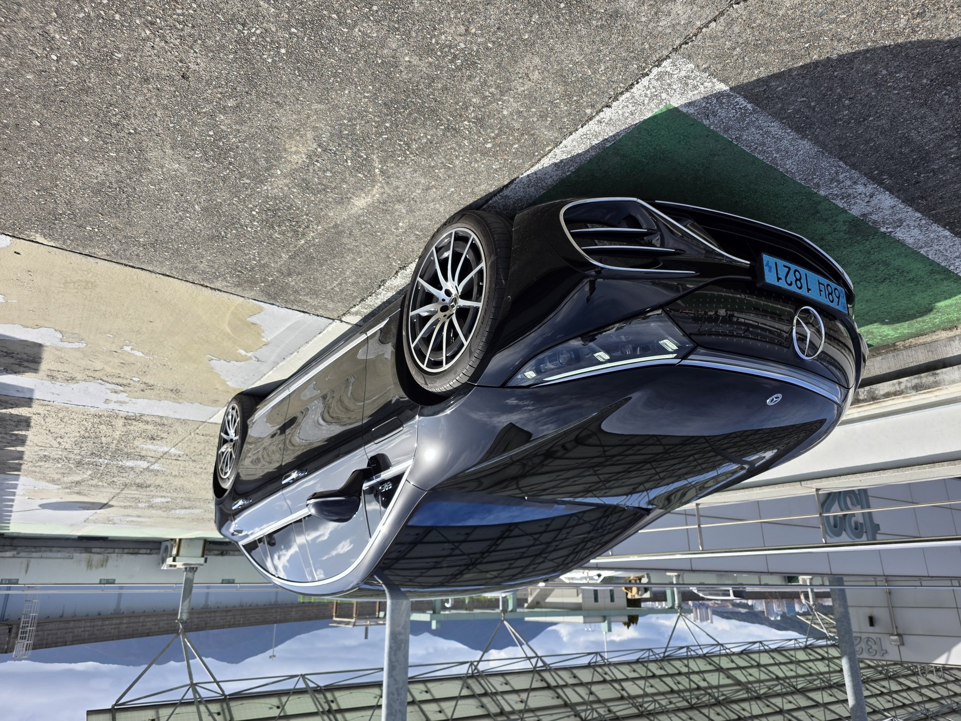 MERCEDES-BENZ EQS - View 1