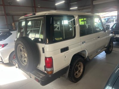 TOYOTA LAND CRUISER 70 - 2