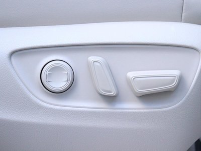 صورة مصغرة 38 لـ 2025 Toyota LAND CRUISER 300