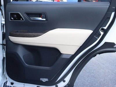 صورة مصغرة 18 لـ 2025 Toyota LAND CRUISER 300