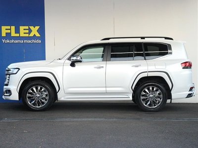 صورة 8 لـ 2025 Toyota LAND CRUISER 300