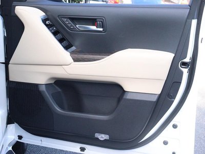 صورة مصغرة 17 لـ 2025 Toyota LAND CRUISER 300