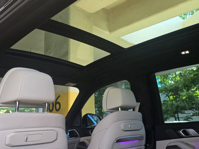 2025 BMW X7 缩略图 13