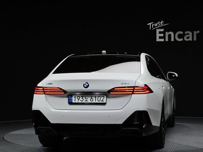 BMW 5 SERIES - 4