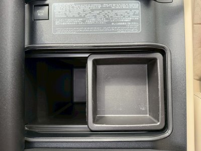 TOYOTA LAND CRUISER 300 - 6