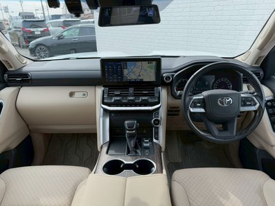 TOYOTA LAND CRUISER 300 - 2