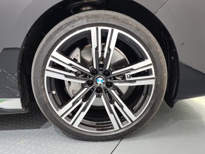 BMW I7 - 6