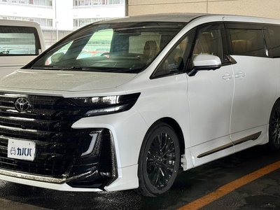 TOYOTA VELLFIRE - 1