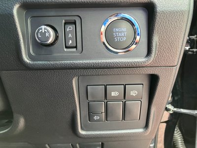 TOYOTA LAND CRUISER PRADO - 8