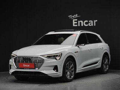 AUDI E-TRON - 1