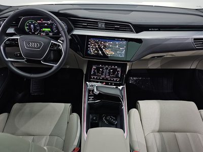 AUDI E-TRON - 5