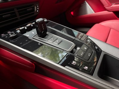 2021 Porsche 911 — миниатюра 16