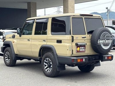 TOYOTA LAND CRUISER 70 - 10