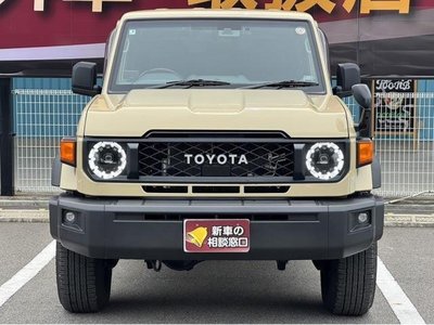 TOYOTA LAND CRUISER 70 - 6