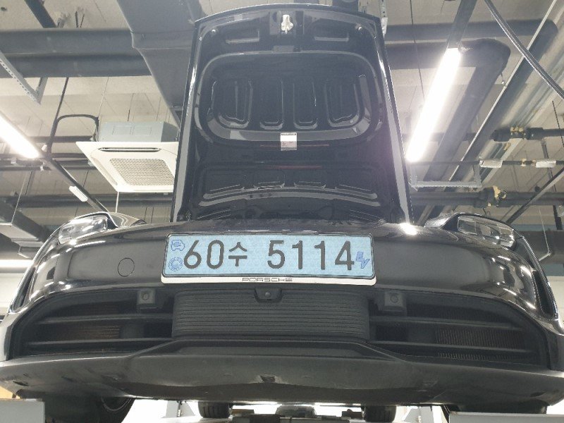 PORSCHE TAYCAN - View 1