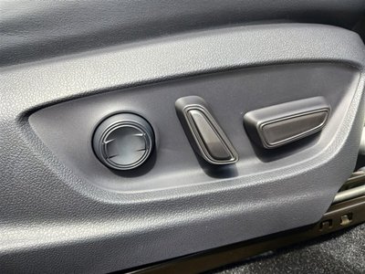 صورة مصغرة 38 لـ 2025 Toyota CROWN CROSSOVER