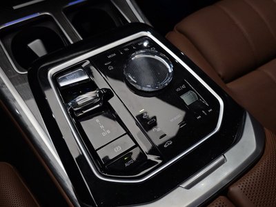 2023 BMW I7 thumbnail 12