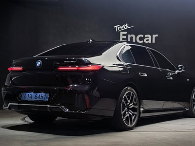 صورة 4 لـ 2023 BMW I7