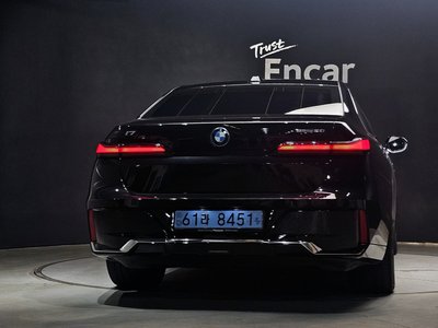 صورة 3 لـ 2023 BMW I7