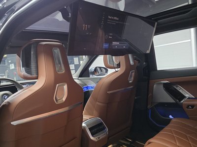 2023 BMW I7 thumbnail 24