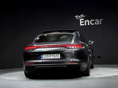 PORSCHE PANAMERA - 3