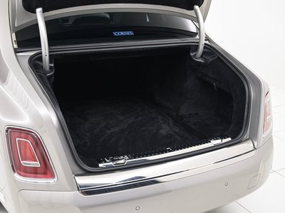 ROLLS-ROYCE PHANTOM - 10