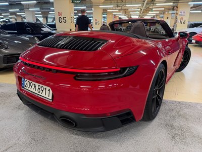 PORSCHE 911 - 6