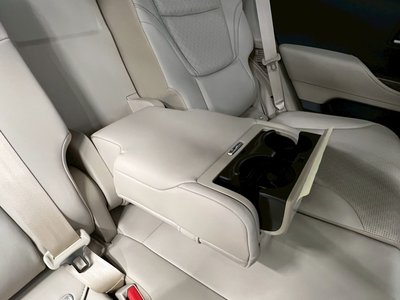 صورة مصغرة 49 لـ 2025 Toyota LAND CRUISER 300