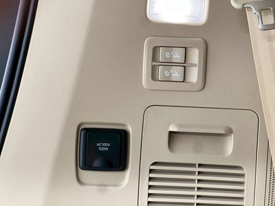 صورة مصغرة 44 لـ 2025 Toyota LAND CRUISER 300