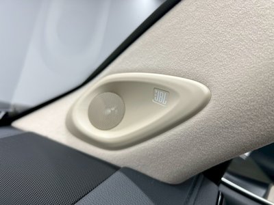 صورة 6 لـ 2025 Toyota LAND CRUISER 300