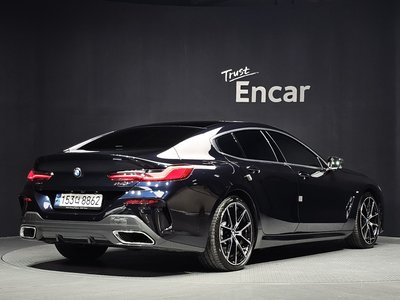 2021 BMW 8 SERIES photo 3