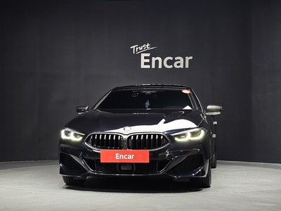 2021 BMW 8 SERIES photo 2