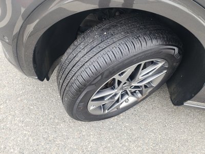 صورة 4 لـ 2023 Genesis GV70