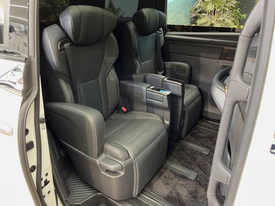 2025 TOYOTA ALPHARD photo 10