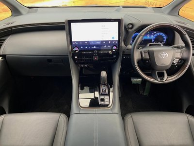 2025 TOYOTA ALPHARD photo 2