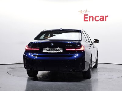 2025 BMW 3 SERIES photo 4