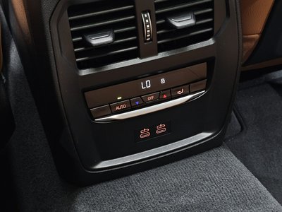 صورة مصغرة 30 لـ 2025 BMW 3 SERIES