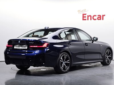 2025 BMW 3 SERIES photo 2