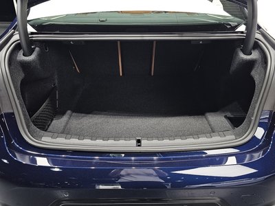 صورة مصغرة 27 لـ 2025 BMW 3 SERIES