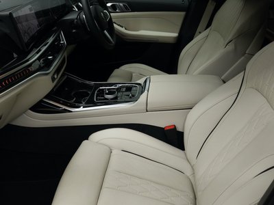 2025 BMW X7 — миниатюра 13