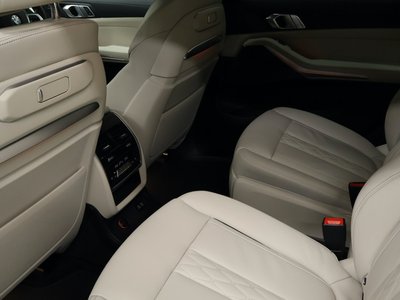 2025 BMW X7 — миниатюра 43