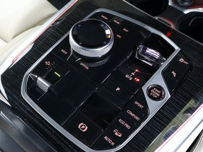 2025 BMW X7 — миниатюра 21