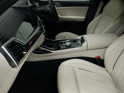 2025 BMW X7 — миниатюра 42