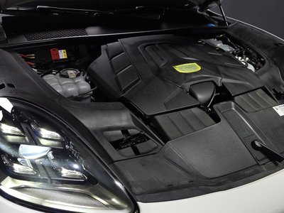 صورة 7 لـ 2020 Porsche CAYENNE