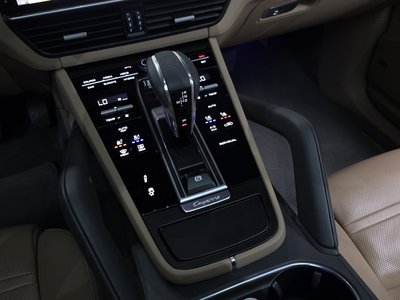 صورة 9 لـ 2020 Porsche CAYENNE