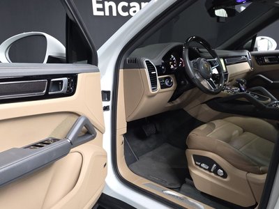 صورة 10 لـ 2020 Porsche CAYENNE