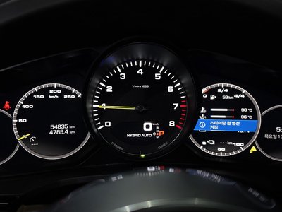 صورة 8 لـ 2020 Porsche CAYENNE
