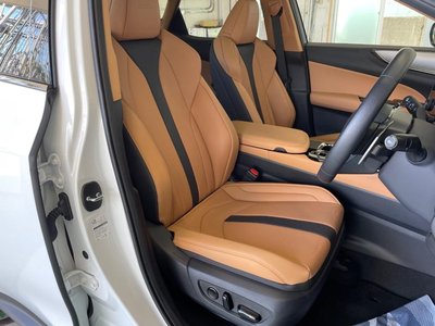صورة 8 لـ 2025 Lexus NX